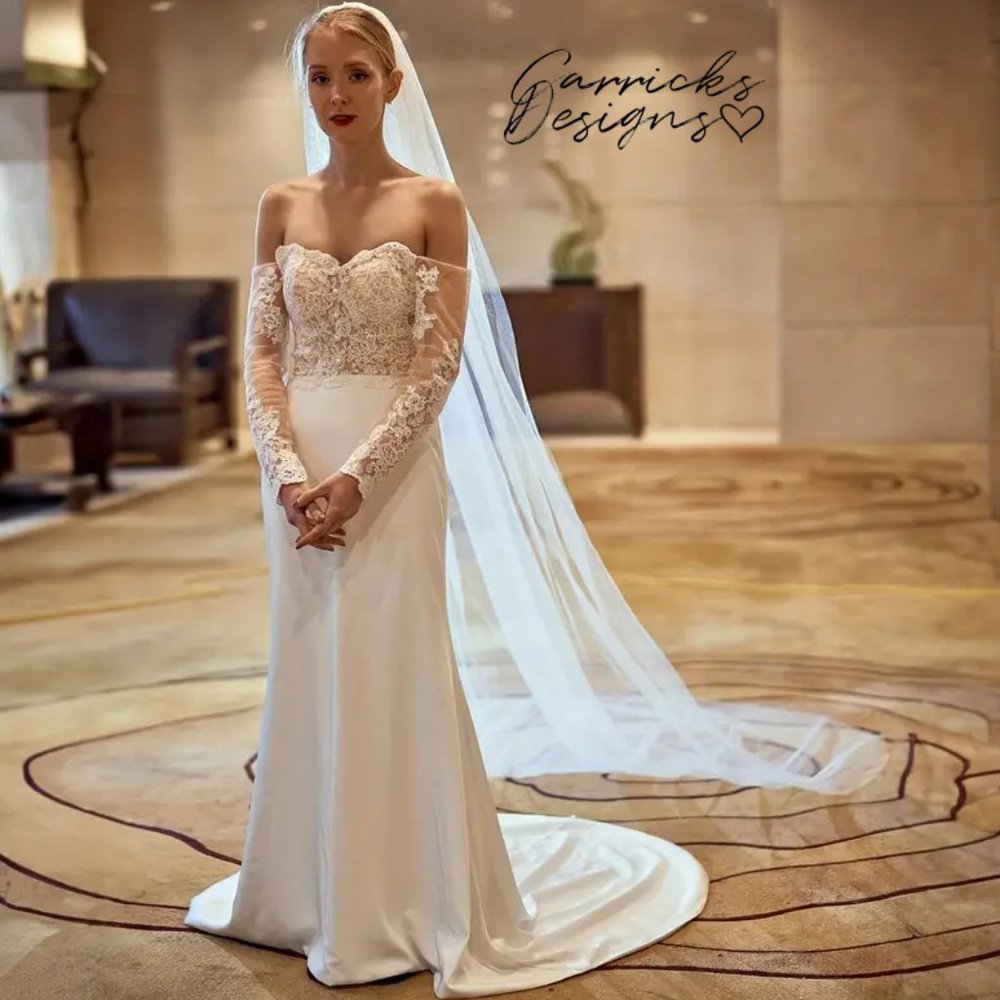 Baroque Style Cathedral Bridal Wedding Veil With Raw Edge and Comb